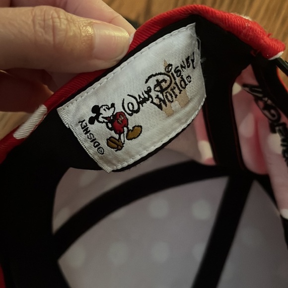 “Walt Disney World: Minnie Mouse Hat” - Picture 5 of 6